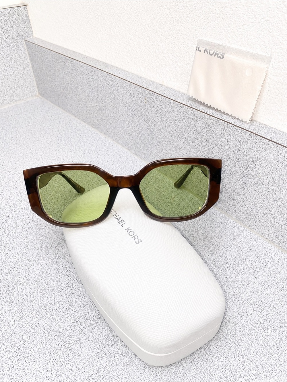 Michael Kors MK2239U Denali 4028/2 1N Tortoise Rectangular Sunglasses 52-20-145 - Picture 4 of 11